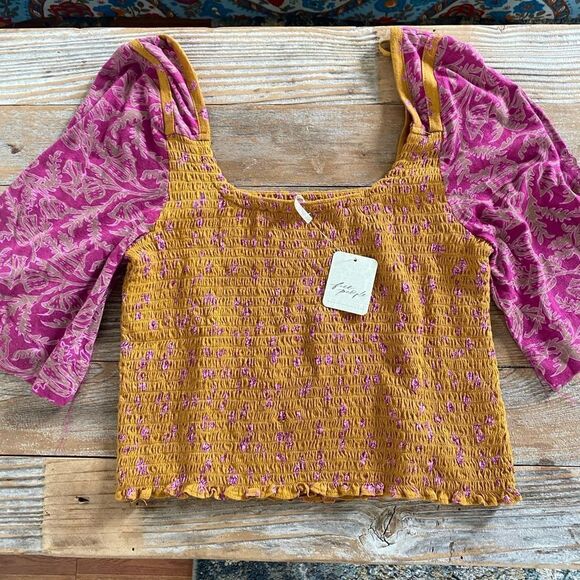 Free People
Marigold Square Neck Contrast Short Sleeve Floral Print Smocked Top - Picture 5 of 8